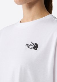The North Face ESSENTIAL OVERSIZE TEE DRESS - Vestido ligero - tnf white