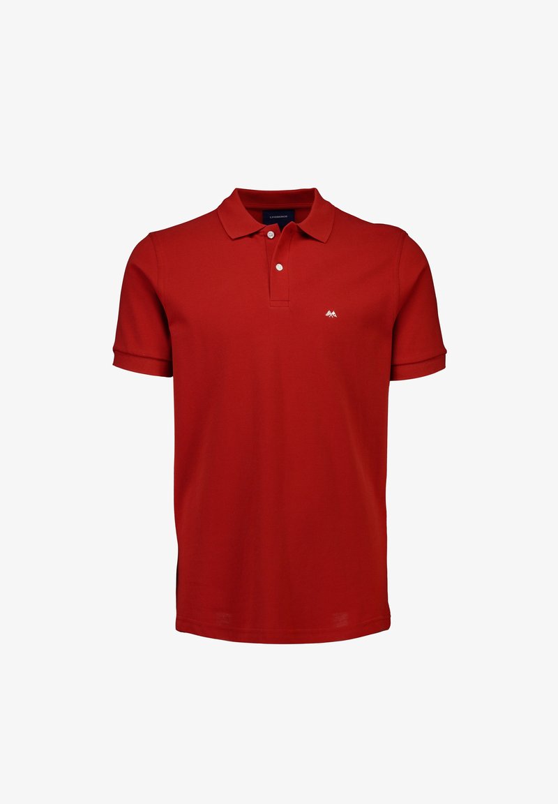 Polo rouge à manches courtes avec deux boutons blancs et petit logo brodé blanc sur la poitrine gauche.