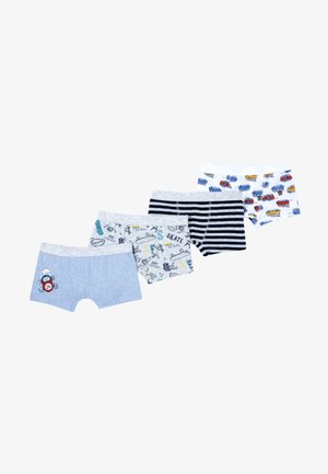 Vier Paare Jungen-Boxershorts in verschiedenen Designs: grau mit Flecken, Grafikdruck, schwarz-weiße Streifen und ein farbenfrohes Fahrzeugmuster.