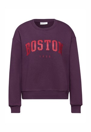 Sudadera púrpura con un escote redondeado, puños acanalados y un dobladillo recortado. Presenta "BOSTON" en letras rojas en negrita y "1980" debajo.