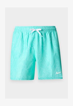 Shorts de bain turquoise avec taille élastique, cordon de serrage blanc, motif abstrait blanc subtil et petit logo Nike en forme de virgule blanc sur la jambe gauche.
