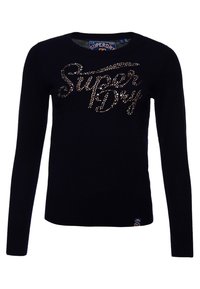 Laivastonsininen neulepaita, jossa on pitkät hihat ja pyöreä kaula-aukko, koristeltu metallisilla kirjaimilla, jotka muodostavat hohtavan "Super Dry" -tekstin.