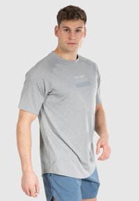 Smilodox POWERFIT TRIPLE PERFORMANCE - Camiseta deportiva - dunkelgrau