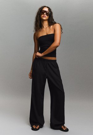 Bershka Trousers - black