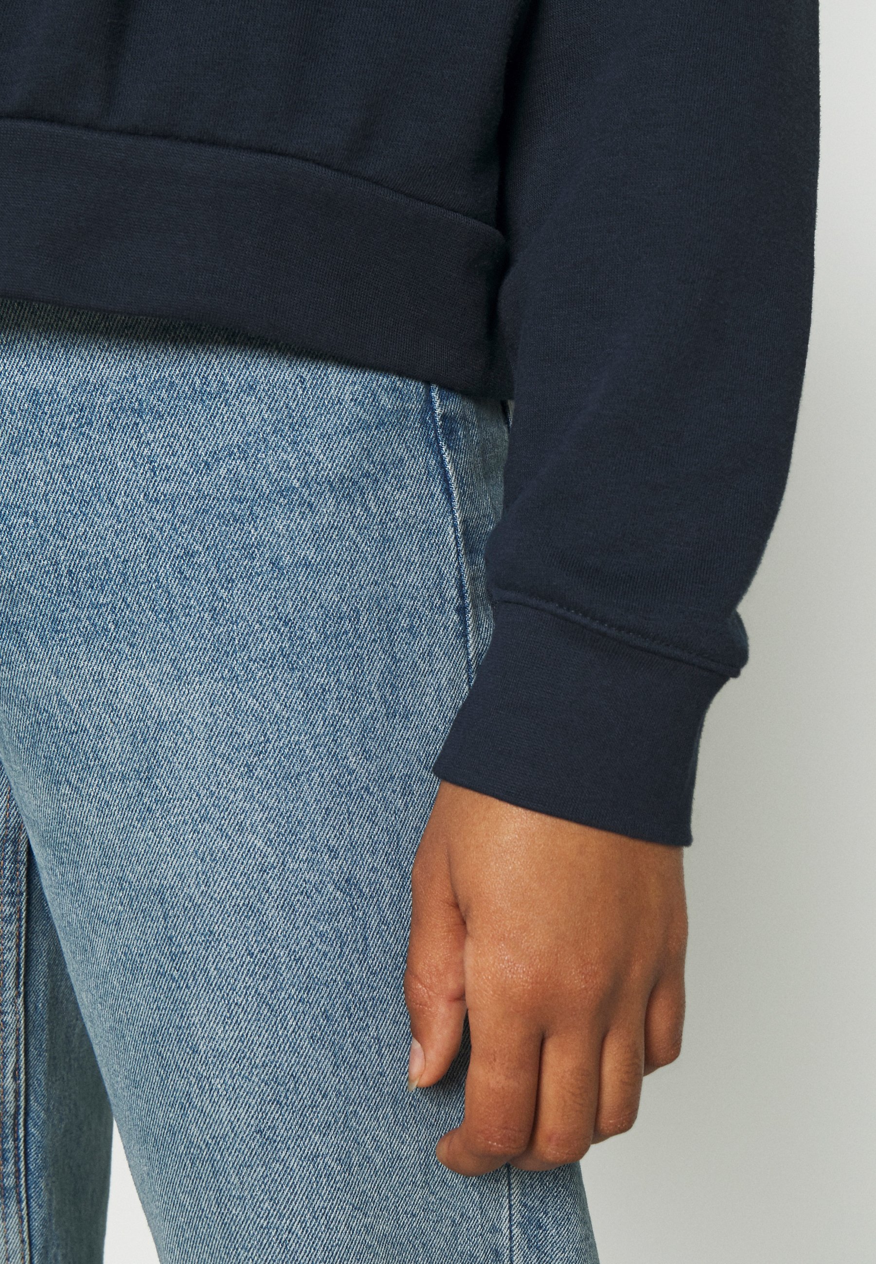 Women HUGE CROPPED - Sweatshirt Women HUGE CROPPED - Sweatshirt