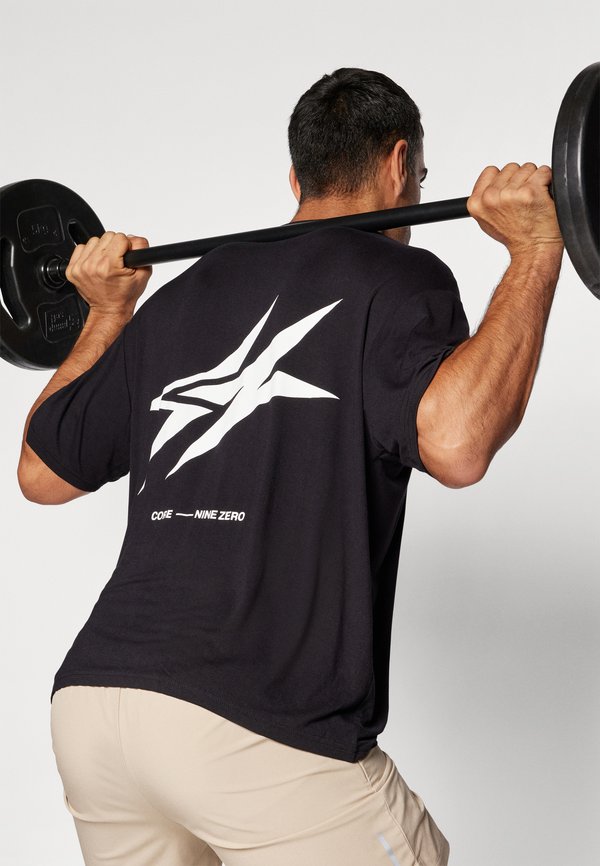 JCOCNZ BERLIN  - Print T-shirt4