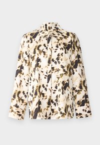 Blusa a maniche lunghe in tessuto leggero con base beige e macchie astratte nere e verde oliva, con chiusura a bottoni e colletto a punta.