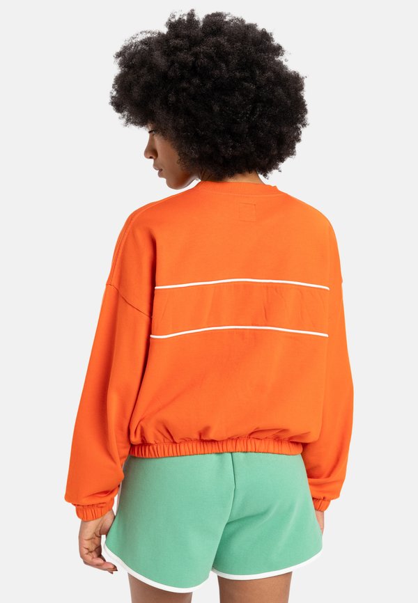 OVER - MIT RUNDHALSAUSSCHNITT - Sweatshirt - nme4