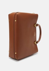 Guess MASIE GIRLFRIEND SATCHEL - Handväska - cognac