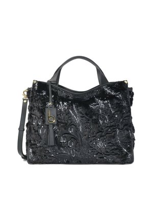 Zwarte pluchen handtas met geborduurde bloemenpatroon, leren accenten, dubbele handgrepen, afneembare schouderriem en gouden hardwaredetails.