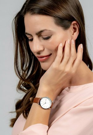 SURI FREY ARMBANDUHR SAMMY - Uhr - braun