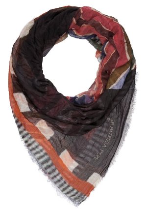 Lichtgewicht driehoekige sjaal met abstracte meerkleurige strepen in zwart, rood, oranje, wit, bruin en grijs, met rafelige randen en subtiele tekst.