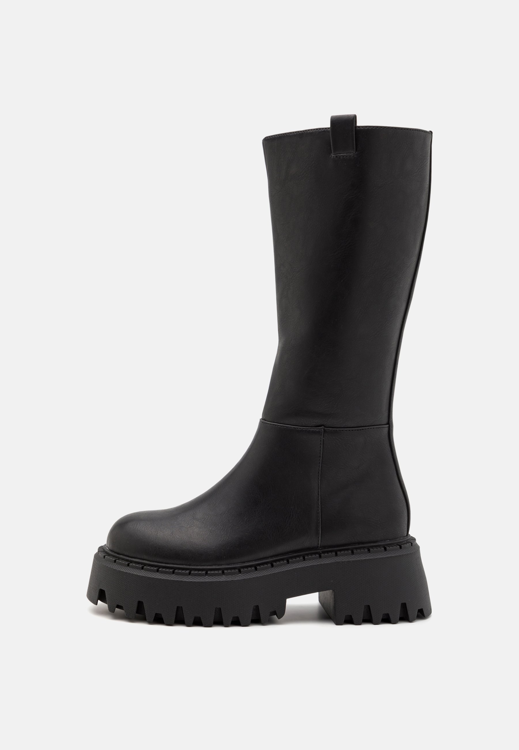 Platform boots black