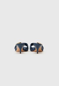 COACH MARGOT - Mules de salto - deep blue