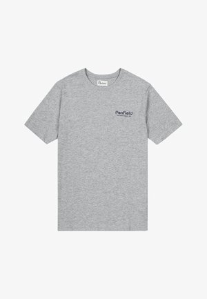 T-shirt en coton gris avec un col rond et des manches courtes. Présente un petit logo "Penfield" bleu marine sur le côté gauche de la poitrine.