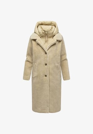 Abrigo de piel sintética beige con capucha de plumas desmontable, mangas largas, dos bolsillos frontales y botones oscuros. Textura suave y diseño de longitud media.