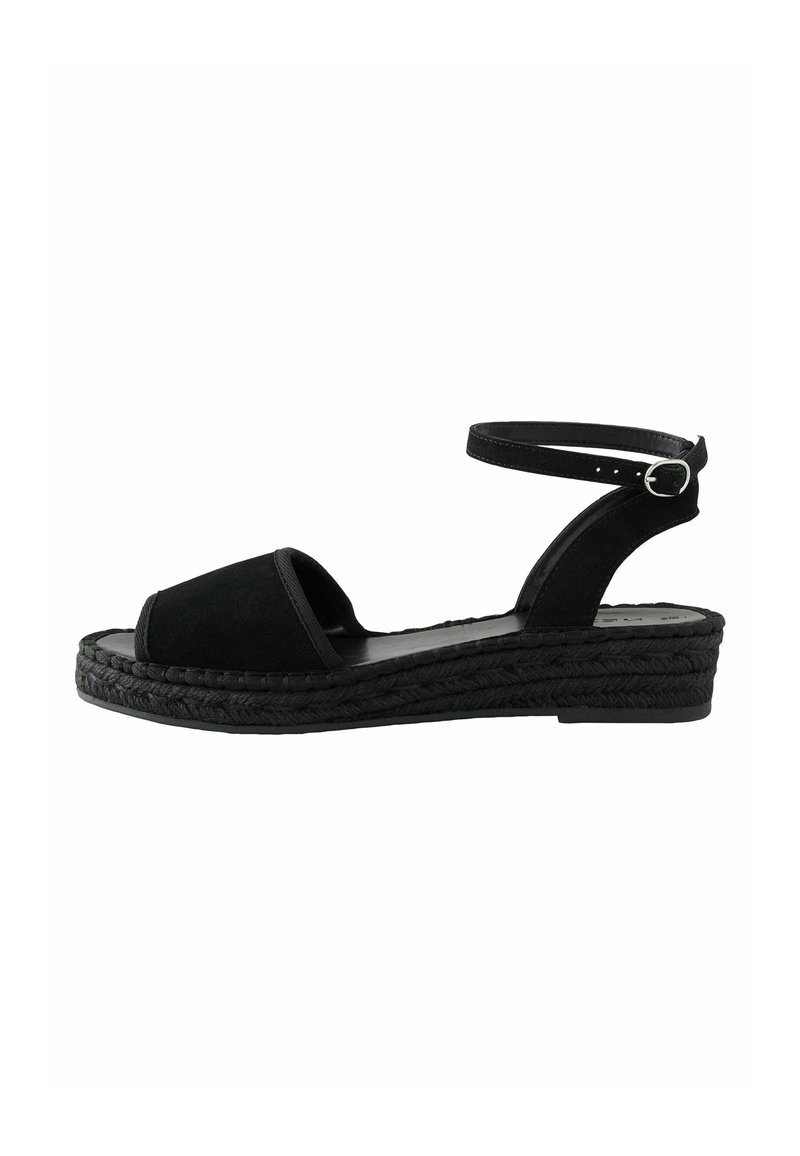 Sandali con zeppa in suede nero, con punta aperta, cinturino alla caviglia e suola in juta intrecciata, caratterizzati da una piattaforma largamente strutturata.