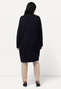 Ulla Popken LONG OPEN FRONT SWEATER - Vest - dark blue