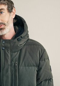 Next REGULAR FIT SIGNATURE LONGLINE - Vinterfrakke - khaki green