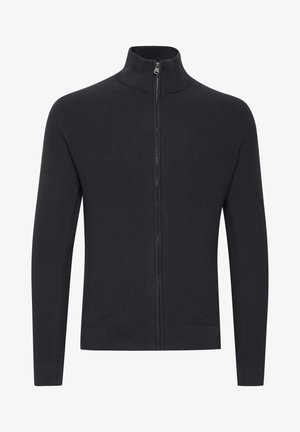 Must must nagu mustriga musta värvi kapuutsiga sviiter, millel on kõrge kaelus, pikad varrukad ja vormitud lõige. Pole nähtavaid mustreid ega aktsente.