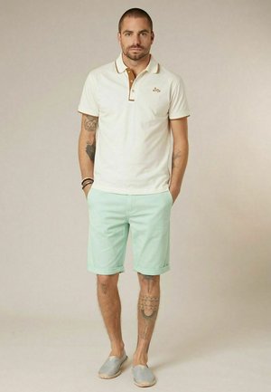 BERMUDA VARTY - Shorts - lagoon