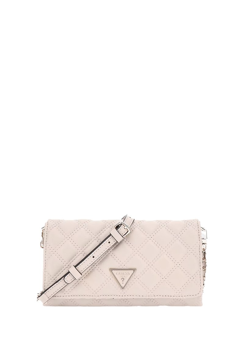 Borsa a tracolla in pelle beige trapuntata con hardware argentato, tracolla rimovibile e accentuazione del logo triangolare. Caratterizzata da una forma rettangolare e una superficie testurizzata.