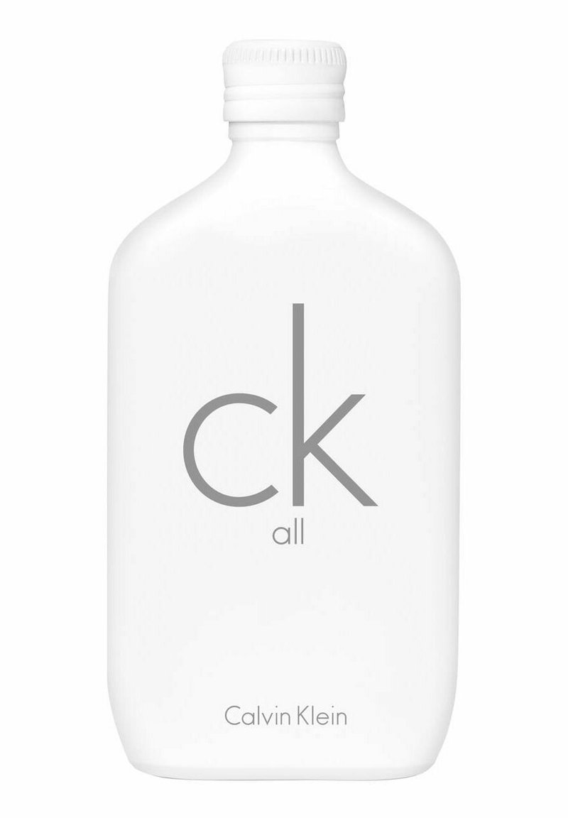 Hvid flaske med afrundede kanter. Minimalistisk design med "ck" i grå og teksten "Calvin Klein" nederst. Skruelåg.