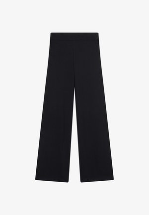 Zwarte wijde broek van zachte stof, met een hoge tailleband en een gladde textuur, zonder zichtbare patronen of versieringen.