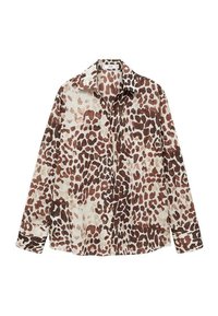 Chemise à manches longues avec boutons, imprim é léopard marron et beige, col pointu sur fond blanc.