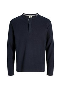 Tamno plavi dugouški henley majica s tri dugmeta i okruglim izrezom.
