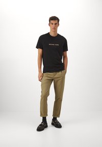 Michael Kors WAVE TEE - Tricou cu imprimeu - black