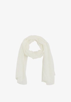 Bufanda blanca ligera, suelta y con los extremos largos colgando.