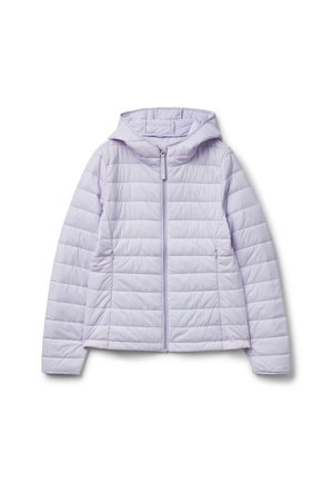 Lichtpaarse gewatteerde jas met een capuchon, voorzien van horizontale gestikte panelen, een rits aan de voorkant en zijzakken. Soepele textuur, lichtgewicht materiaal.