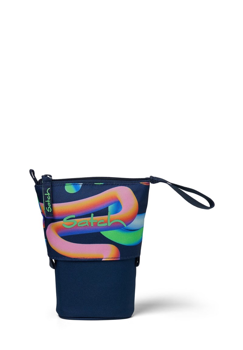 Tasche mit navyfarbenem Grund und einem mehrfarbigen abstrakten Design. Material ist strukturierter Stoff; umfasst einen Reißverschluss und ein Handgelenkband zur Tragbarkeit.