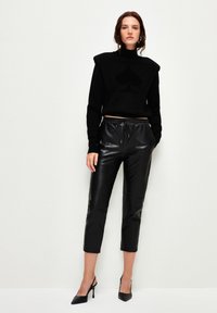 adL KNITWEAR SWEATER - Strickpullover - black