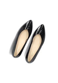 Black patent leather flats with a crocodile pattern, pointed toe, and a beige interior featuring the brand name "Gabor." Smooth texture.