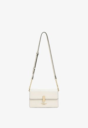 Borsa a tracolla rettangolare bianca con chiusura dorata, dettagli in catena corta dorata, tracolla regolabile e logo "TWINSET" sul davanti.