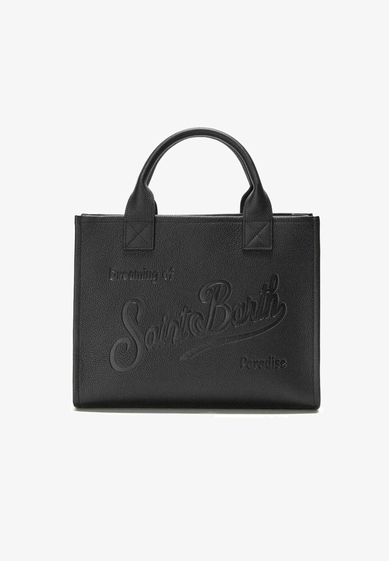 Zwarte leren tote bag met gegraveerde tekst "Dromen van het paradijs in Saint Barth", met stevige handvatten en een gestructureerd ontwerp.