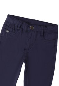 Navyblauwe katoenen broek met een gladde textuur, voorzien van een knoopsluiting, voorzakken en een logo-label op de tailleband.