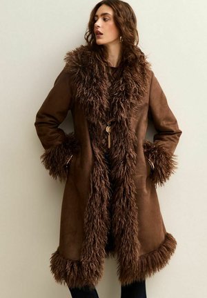 Abrigo de invierno - tan