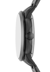 Montre-bracelet noire avec un boîtier rond et épuré, un cadran blanc lisse et une couronne texturée. Le bracelet est noir avec une finition mate.