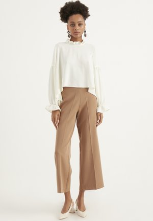 WITH ELASTIC WAISTBAND - Pantaloni - brown