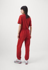 Jordan PANT - Trainingsbroek - dune red