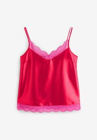 Punainen satiininen camisole, jossa on säädettävät olkaimet, pinkki pitsikaulus ja aaltoileva helma. Kevyt ja sileä tekstuuri.