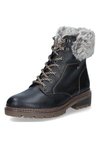 Zwarte leren enkellaars met een faux fur kraag, gevlochten veters, versterkte oogjes en een robuuste zool met een gestructureerde loopzool voor grip.
