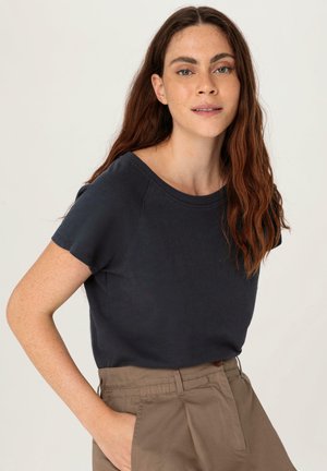 hessnatur T-Shirt basic - marine