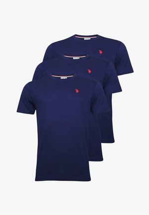 Tre magliette in cotone blu navy con collo rotondo, maniche corte e un piccolo logo rosso sul lato sinistro del petto.