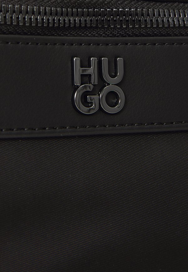 QUANTIC BUMBAG - Cross body bag4