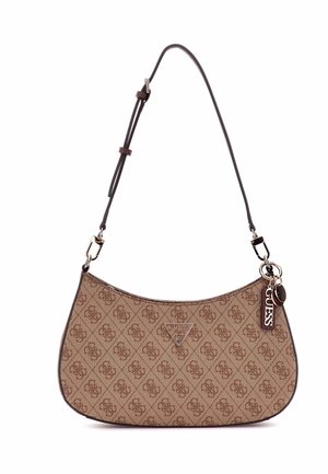 Borsa a spalla marrone Guess con motivo monogram, tracolla regolabile e charm in metallo con logo appeso di lato.