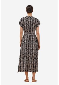 Schwarzes und beiges gemustertes Maxikleid mit kurzen Ärmeln und tailliertem Bund. Verfügt über ein wellenförmiges Design und eine gerade Silhouette.